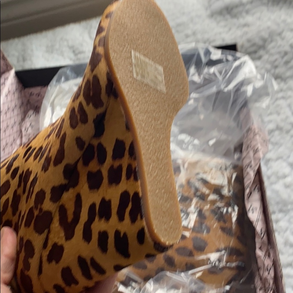 Shoes - Picture 2 of 5